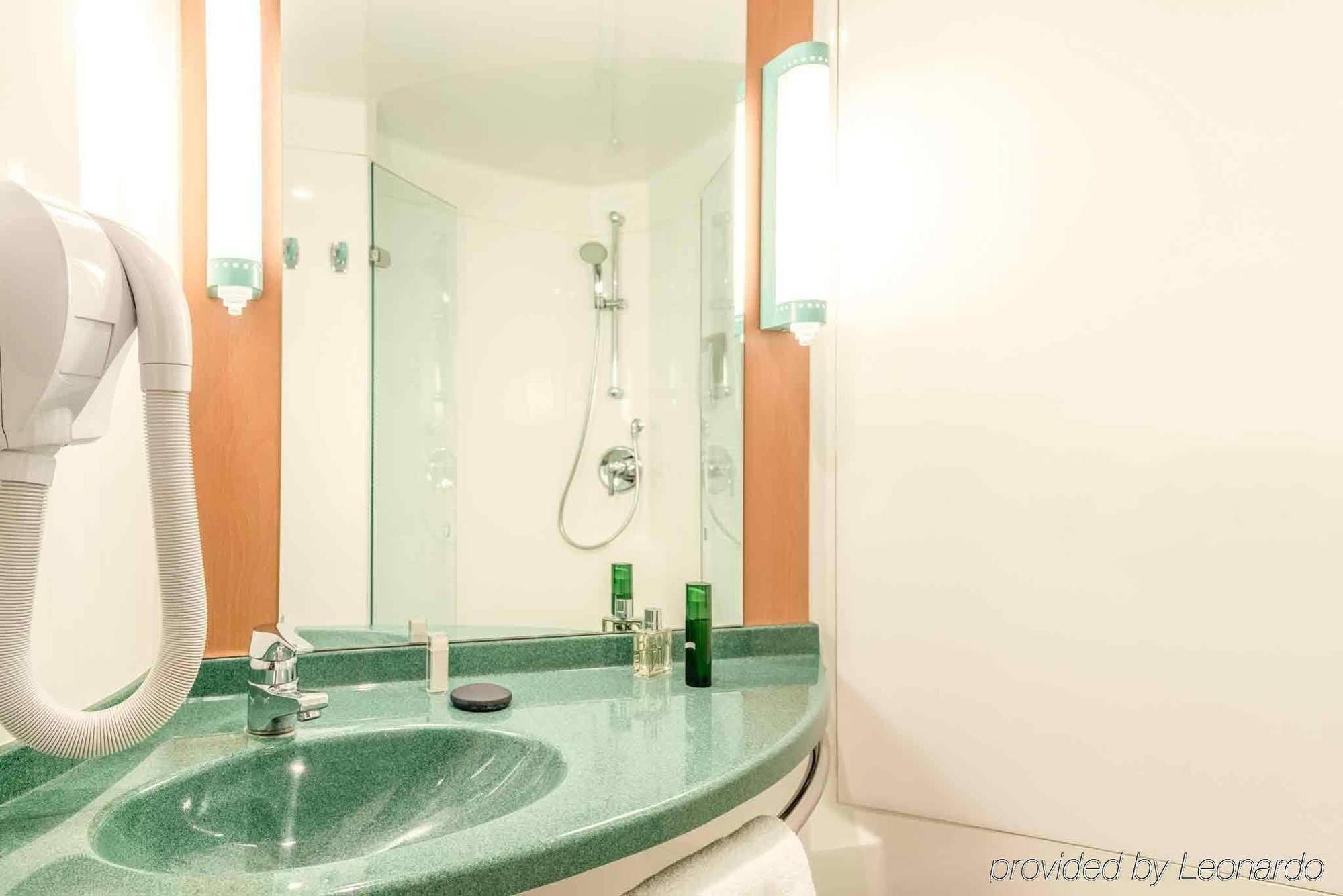 Ibis Paris Saint-Denis Stade Sud Екстериор снимка